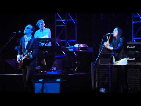Joe Bonamassa & Sandi Thom - Bird on a Wire - Hammersmith 22nd October 2011
