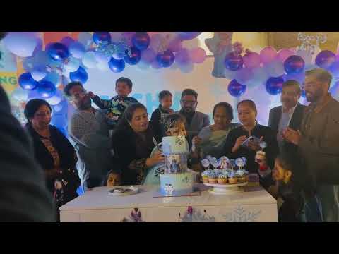 Jashvi's 5th Birthday #FrozenTheme #FrozenCake #FrozenDecor #FrozenDress