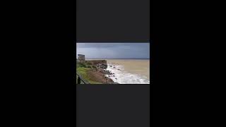 Isola d'Elba colpita da un nubifragio: strade come fiumi e mare in tempesta