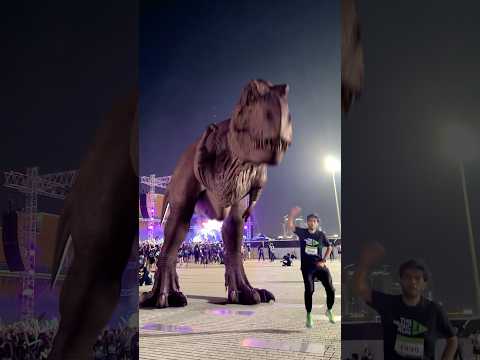 APT with a T-Rex  ???????????? #dinosaur