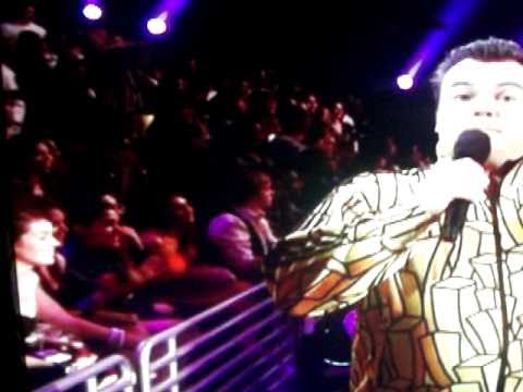 Bobby Lockwood (HouseofAnubis) Fist Pumpin at the KCAs!