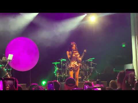 191025 Lips on Lips - Tiffany Young Magnetic Moon Tour San Francisco