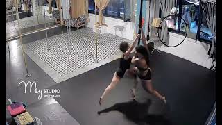 Flying Pole aula @Marinamey - Mey Pole Dance Studio