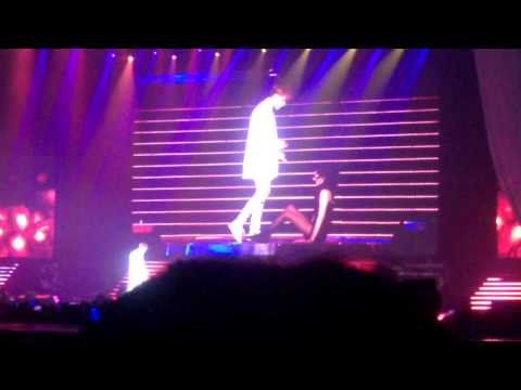 141213 JYPNATION ONE MIC in Bangkok - Sunmi ft Yugyeom (GOT7)