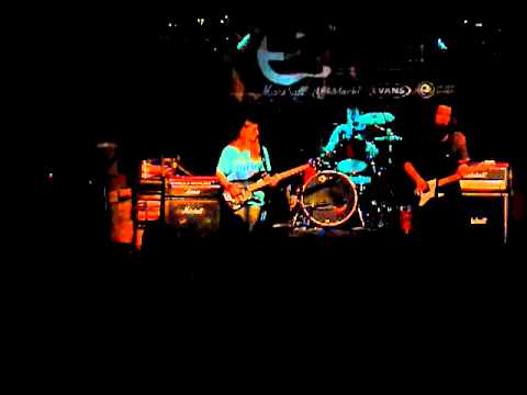 Hoolee - Pád a dopad