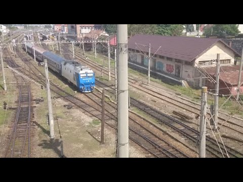 GM 64-1357-4 with IR 1833 [Iasi - Timisoara Nord] departs from Cluj-Napoca