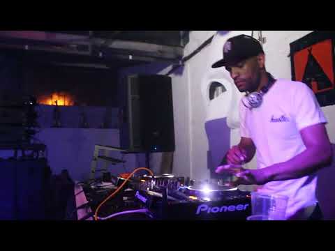 When the Beat Drops Just Right 😍 | Vanilla Cashmere Live DJ Set |