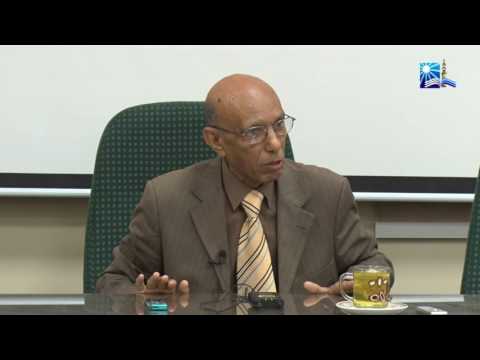 الأستاذ الدكتور/ محمد كمال إمام (من البرنامج التدريبي للموظفين الماليزيين)