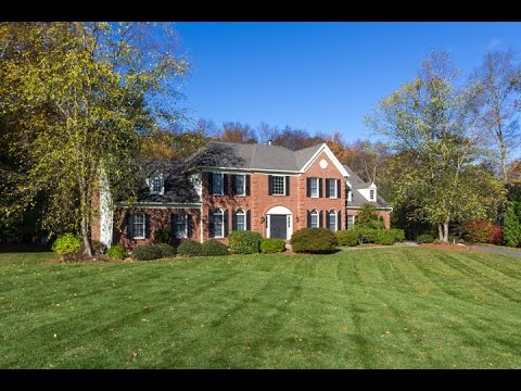 44 Peter Street, Holliston MA - Barbara Kattman & Miah Kattman - Tel 781-237-8026 & 508-446-4469