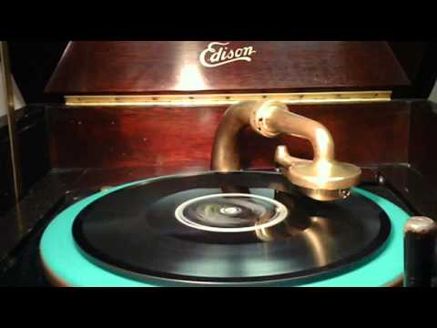 Hawaiian Nights Waltz (Lee S. Roberts) WAIKIKI HAWAIIAN ORCHESTRA (with Louise and Ferera)