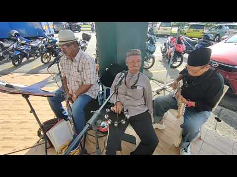 Budi Setahun Segunung Intan 🔶 - ( Kartina Dahari & Ahmad Jais ) 🔶 - Cover by Leepas Buskers