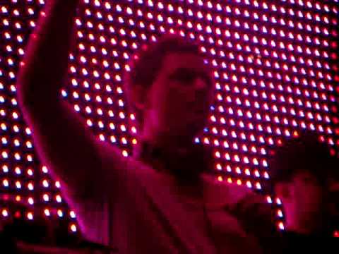 Fedde le Grand @ Yalta club, Sofia - 26.02.11 - Booka shade vs Mandy - Body language