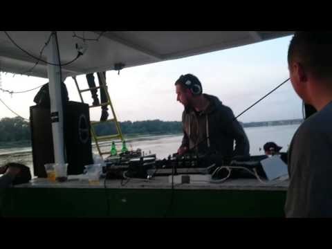 Audio Mechanism on Boat - The Article @ Nic Osobistego 15/07/2016