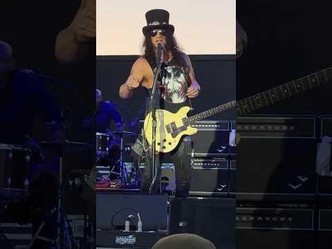 When Slash Grabs the Mic, It’s Not Just About the Guitar!.