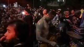 Download lagu Marjinal feat JRX (SID) - BALI TOLAK REKLAMASI | live konser mp3 Download lagu Marjinal feat JRX (SID) - BALI TOLAK REKLAMASI | live konser mp3