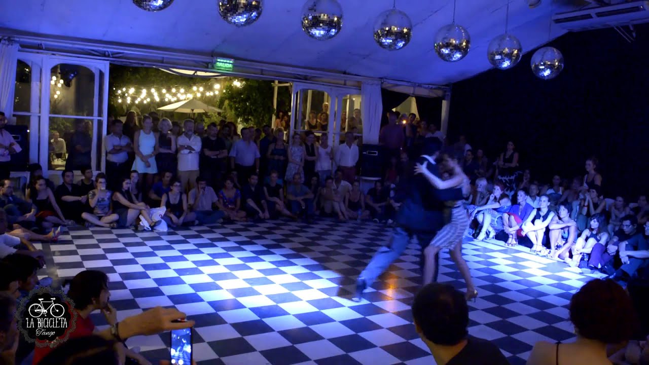 Andrés Molina y Natacha Lockwood en La Bicicleta Milonga 1