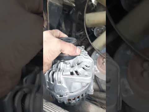 MONTAJE DE ALTERNADOR, MERCEDES BENZ.. LO915