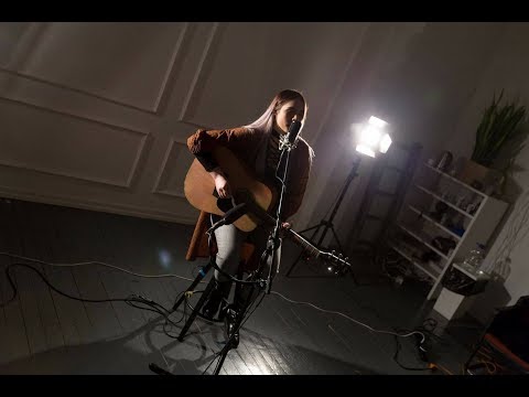 Justė Baradulinaitė - “Kisses Back“ (Acoustic Guitar Cover) #LIVECOVER