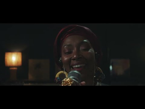 The Bongo Hop Ft. Nidia Gongora - Esta Vida[Official Live Video]