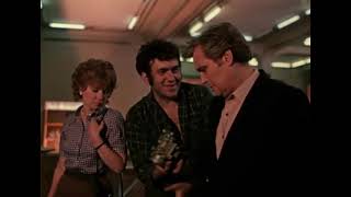 Приютите хоть в коридоре (фрагмент из к/ф "Вокзал для двоих")