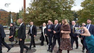 Румен Радев пристигна в Смолян със семейната си кола, за да посрещне унгарския президент
