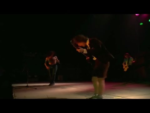 AC/DC - Hell Ain't A Bad Place To Be (1979 Paris)