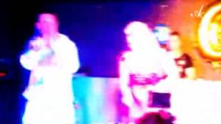 Анна Семенович задувает свечи на дне рождения «Pozitiv Park» 19.10.2013