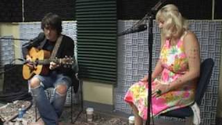 Vandaveer stops by WTMD to share &quot;Divide &amp; Conquer&quot;