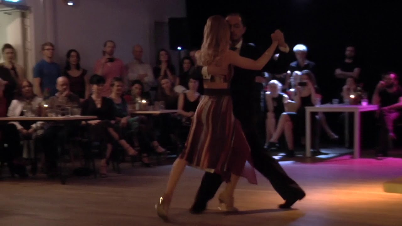 Mariano & Cosima Diaz Campos in El Berretin (2) "Fueron Tres Años" H.Varela