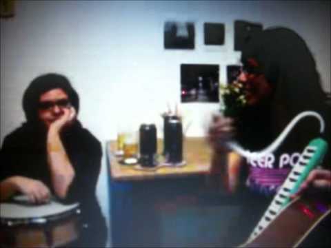 Eliza Schinner - Twitcam - 18/08/2011