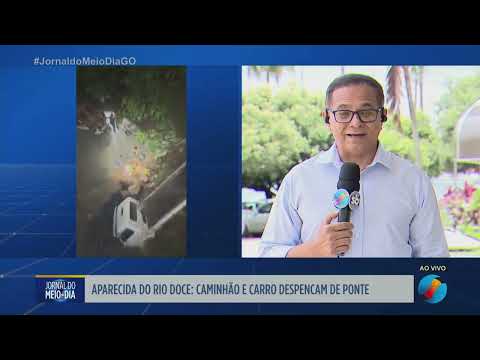 Caminhão e carro despencam de ponte na BR-364 em Aparecida do Rio Doce