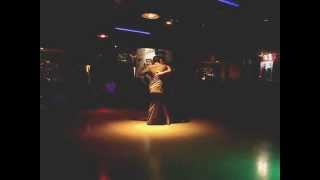Video thumbnail for Paula Tejeda y Lucas Carrizo bailando en la Milonga 10 el martes 9 de noviembre de 2010.