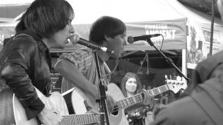 The Cribs - Come on, be a No-One. Acoustic set Kingston 10.08.17.