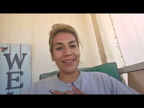 We fall in love with 3 people in our lifetime       Nos enamoramos de 3 personas en nuestra vida