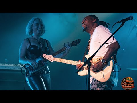 Samantha Fish with Eric Gales perform Shake Em on Down at the Shawnee Cave Revival 7-17-21