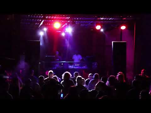 Peter Fern & Siasia - Stettin (E.F.G. Remix) played live by Ukash @ Patio Protokultura