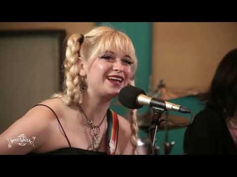 The Aquadolls live at Paste Studio on the Road: Chicago