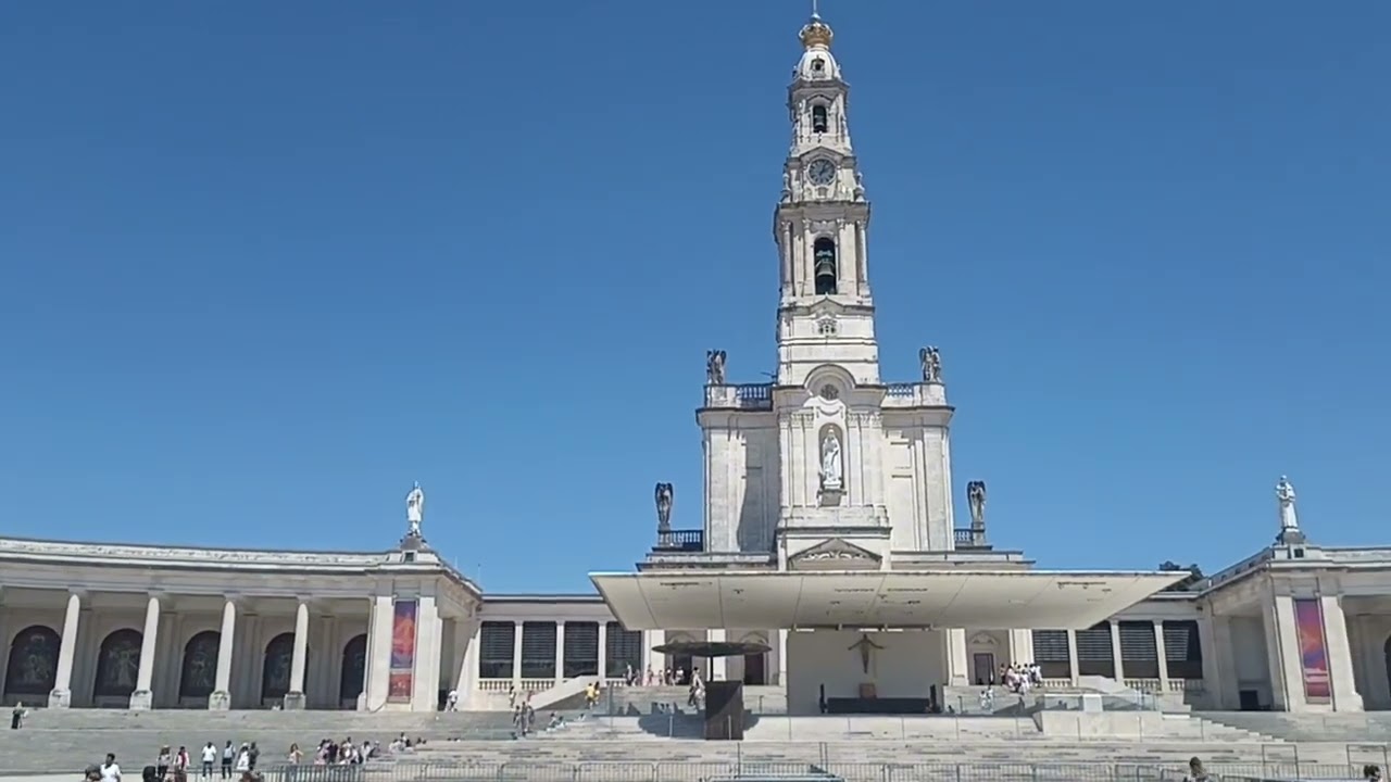 santuário de Fátima.Inscreva no canal 🙏🙏🇵🇹🇵🇹🇧🇷🇧🇷⛪💒📿🕍