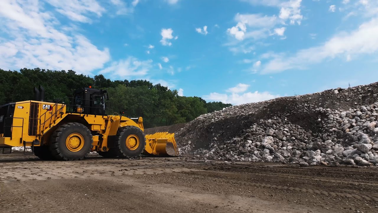 Walkaround Video - 990 Large Wheel Loader (YouTube)