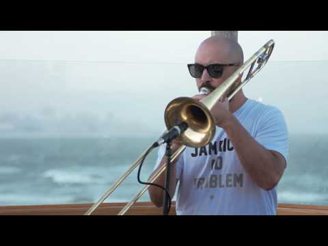 RONDAMON - TAN DISTANTE (VIVO - WAIKIKI ROOTS)