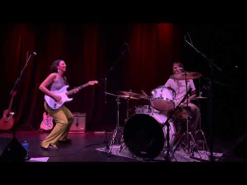 Sway Wild Performing "Shake" at Next Stage Arts