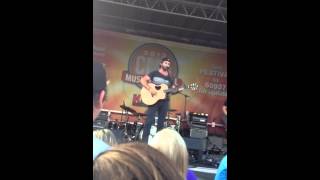 Thomas Rhett - Sorry For Partying