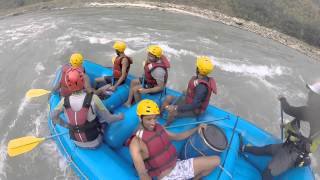 preview picture of video 'Rafting at Trishuli River, Nepal'