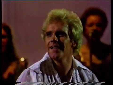 Freddie Starr Sings Running Bear (1981) - Parkinson