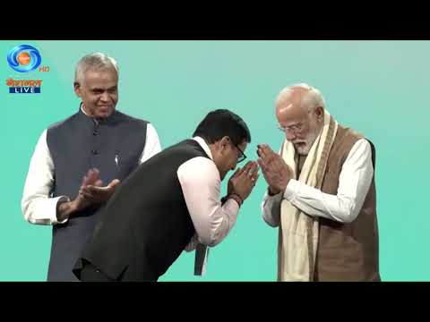 Hon’ble Prime Minister Modi with Kepra Pashmina