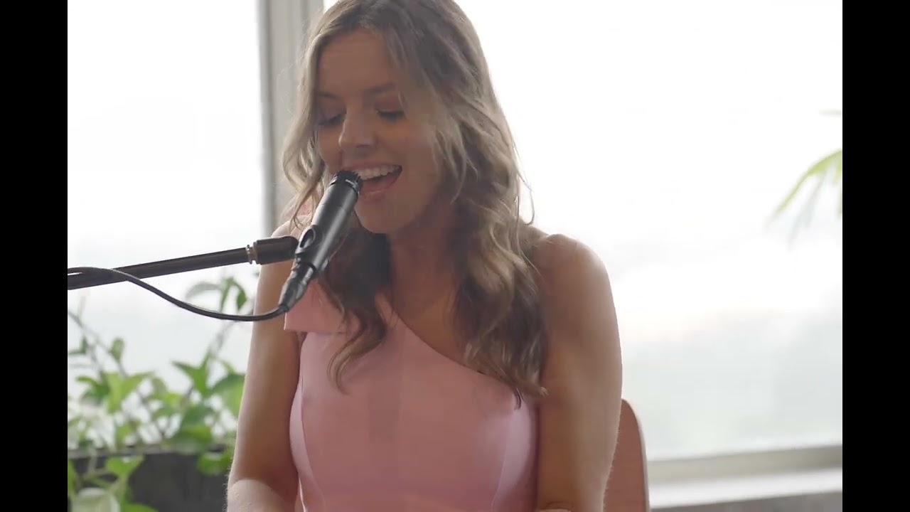 Aggie Gioftsidis live: The Trio-Modern Groove, Valerie (Amy WInehouse)