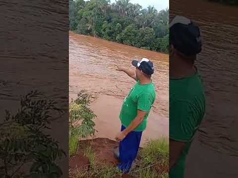 PESCARIA NO RIO VERMELHO, PERTO DE RONDONÓPOLIS - MT| SERÁ QUE PEGARAM ALGUM PEIXE? #shorts