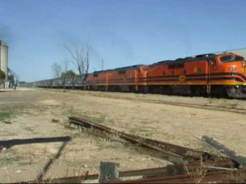 6K42 GWA Grain hauled by GM45 GM47 GM42 at Karoonda