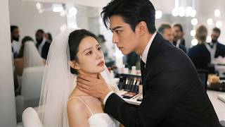 丈夫為了哄白月光提出假離婚，卻不料權勢滔天的總裁主動報名成為新郎，站在她身邊，前夫當場悔恨莫及！#追妻火葬場 #短劇