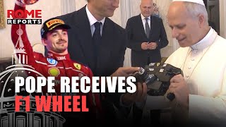 [閒聊] 法拉利董事長把Leclerc的方向盤送給教宗